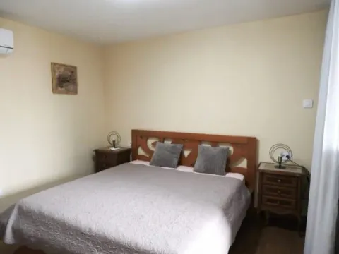 Rent, two bedroom apartment, 77m², Blok 5, Podgorica - image 8