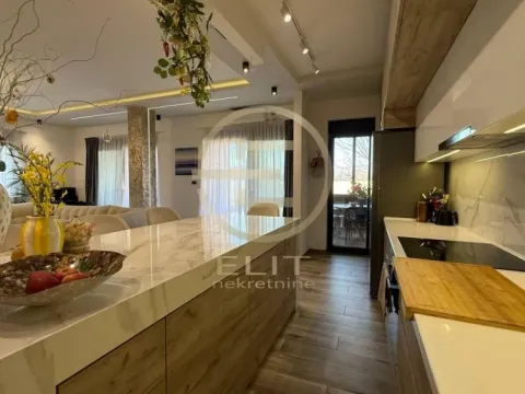 Prodaja, kuća, 165m², Petrovaradin, Novi Sad - image 12