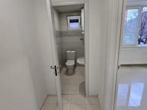 Izdavanje, poslovni prostor, 28m², Bulevar Oslobodjenja, Novi Sad Sve Podlokacije - image 5