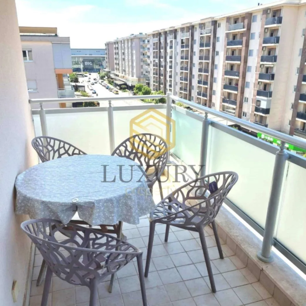 Izdavanje, dvosoban stan, 88m², City Kvart, Podgorica