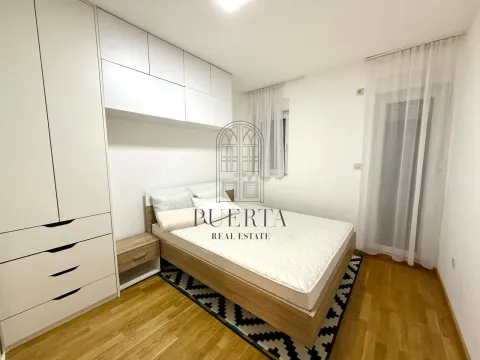 Prodaja, jednosoban stan, 43m², Stari Aerodrom, Podgorica - image 9