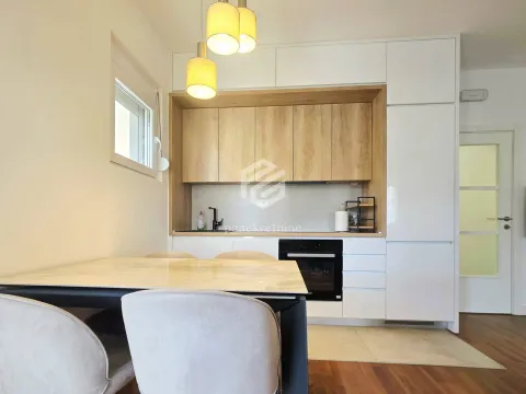 Rent, one bedroom apartment, 47m², City Kej, Podgorica - image 5