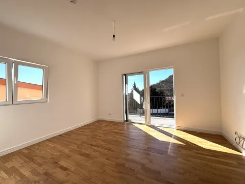 Sale, two bedroom apartment, 64m², Sutomore, Bar - image 2