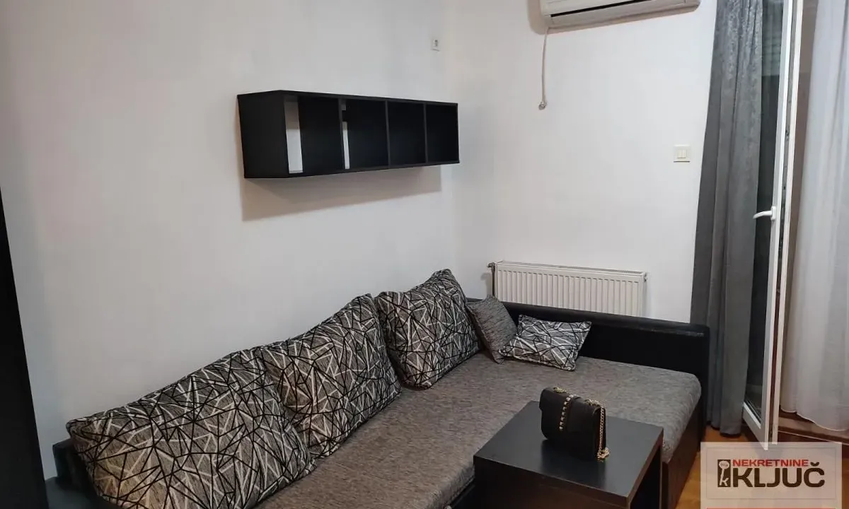 Rent, studio apartment, 29m², Grbavica, Novi Sad Sve Podlokacije
