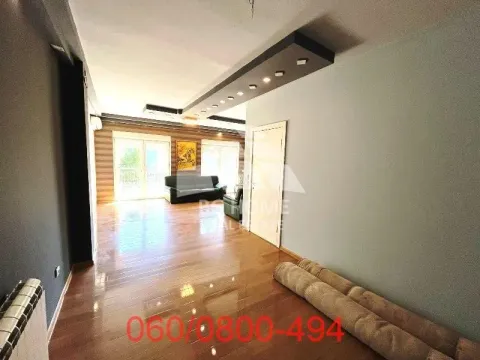 Izdavanje, kuća, 310m², Savski Venac, Beograd - image 13