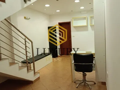 Izdavanje, poslovni prostor, 46m², Centar, Podgorica - image 5