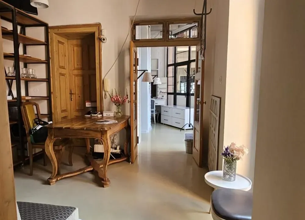 Sale, three bedroom apartment, 68m², Kalenić Pijaca, Vračar Sve Podlokacije