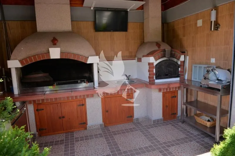 Sale, house, 554m², Mladenovac, Beograd
