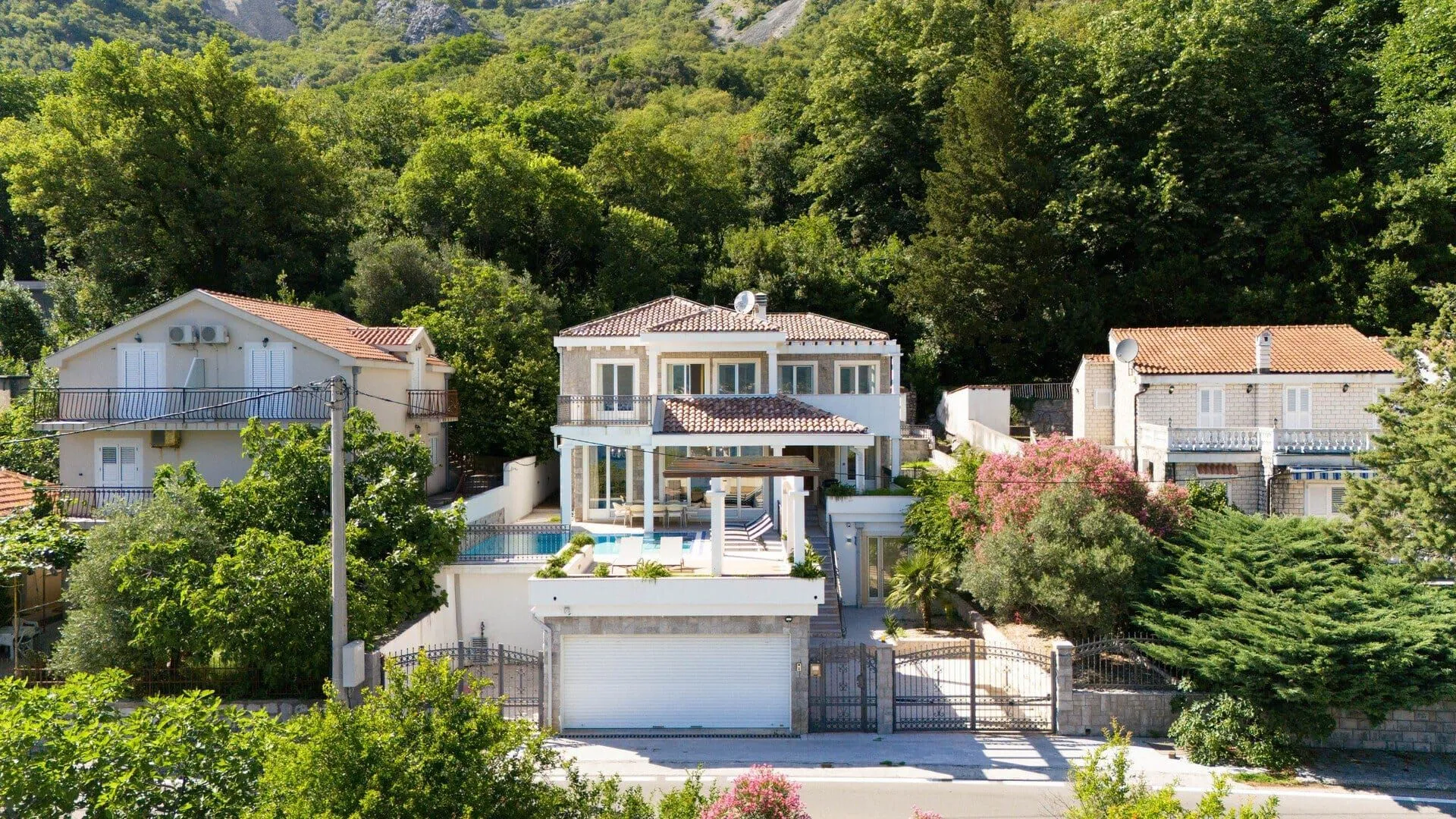 Prodaja, kuća, 405m², Strp, Kotor