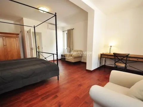 Prodaja, dvosoban stan, 110m², Risan, Kotor - image 9