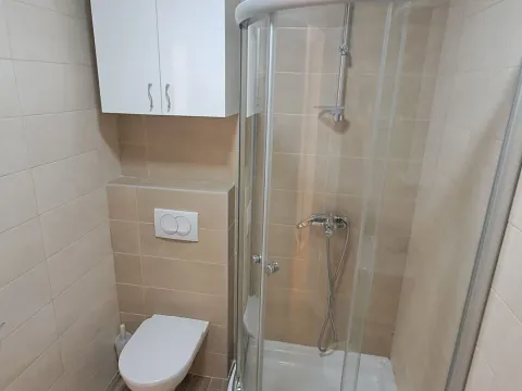 Izdavanje, dvosoban stan, 65m², Zagorič, Podgorica - image 16