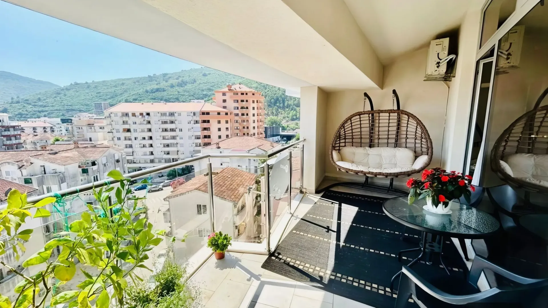 Sale, four bedroom apartment, 150m², Rozino, Budva