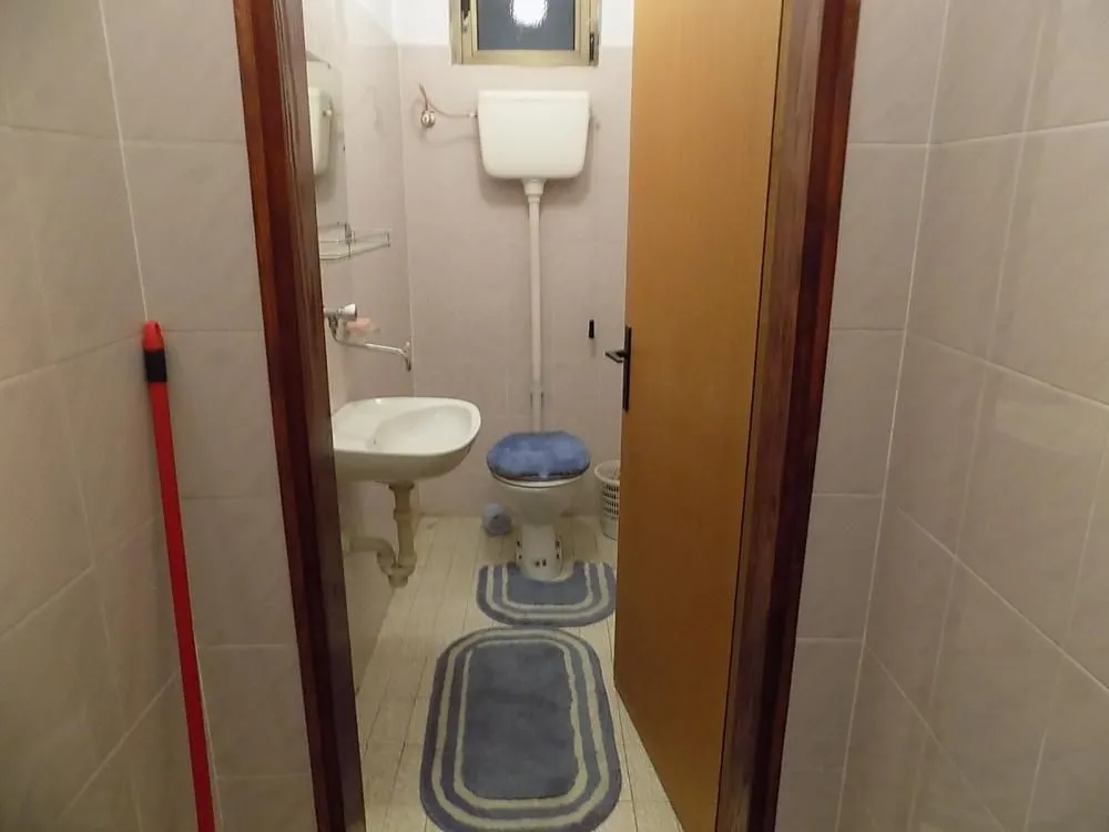 Rent, office space, 2000m², 7. juli, Paraćin