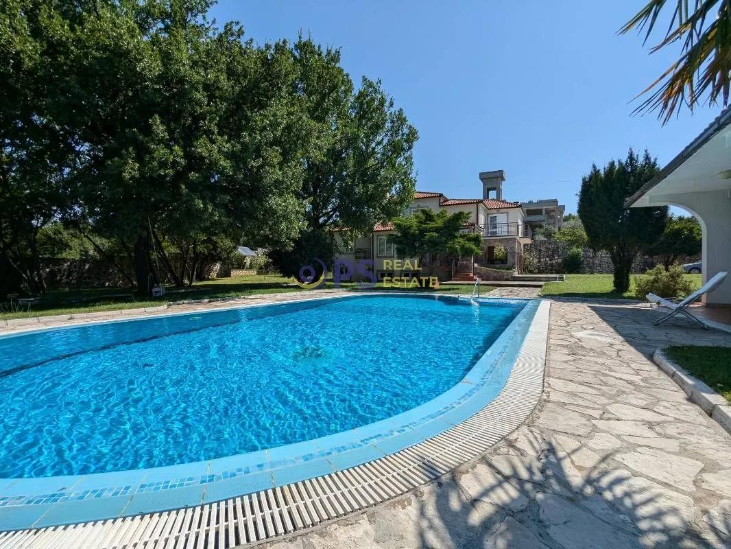 Prodaja, kuća, 400m², Podgorica, Crna Gora