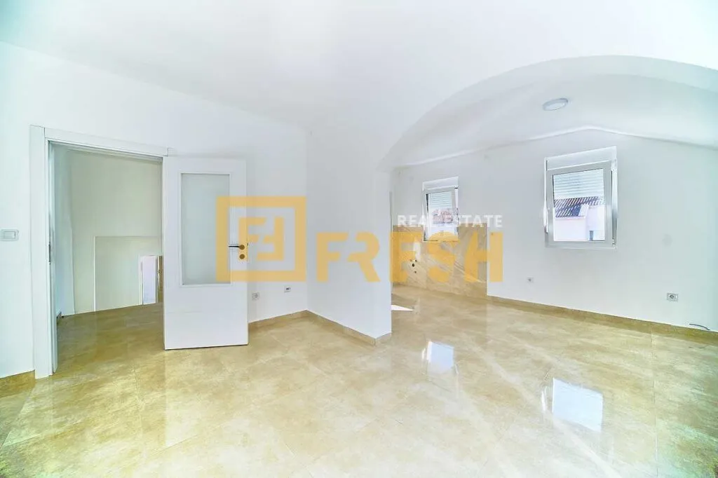 Rent, house, 400m², Stari Aerodrom, Podgorica