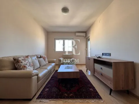 Izdavanje, jednosoban stan, 45m², City Kvart, Podgorica - image 1