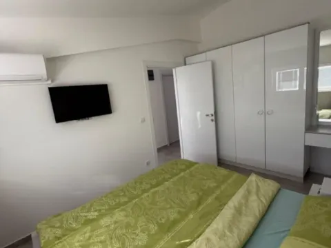 Izdavanje, trosoban stan, 96m², Šušanj, Bar - image 11