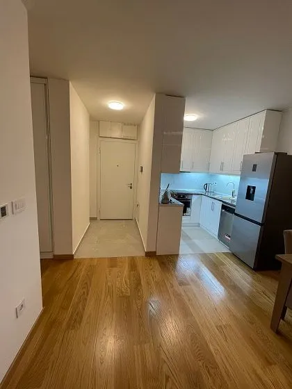 Izdavanje, trosoban stan, 74m², Novi Beograd Blok 65, Novi Beograd Sve Podlokacije