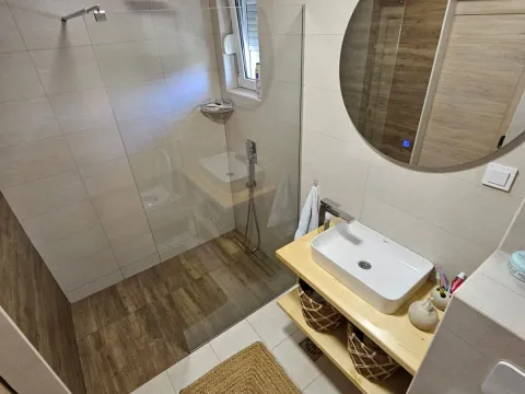 Prodaja, dvosoban stan, 95m², Drpe Mandića, Podgorica - image 8