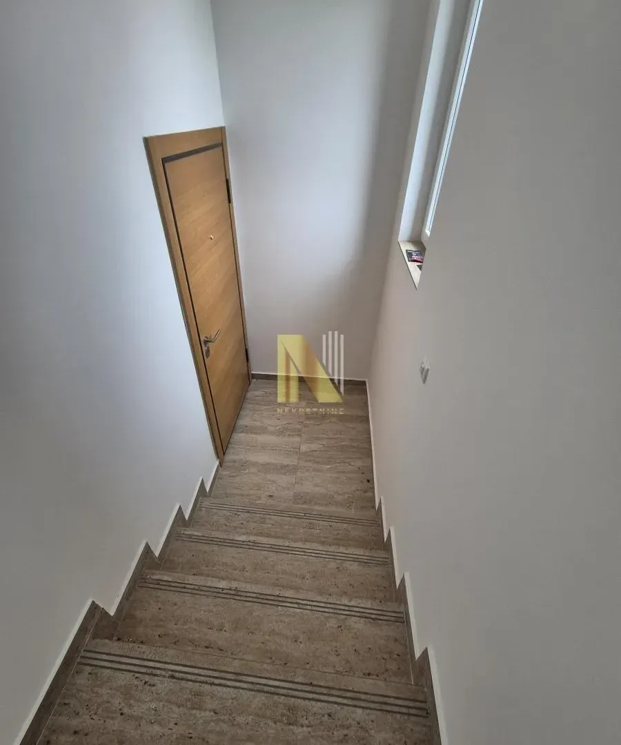 Rent, office space, 650m², Stari Majur, Petrovaradin
