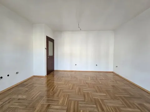 Prodaja, dvosoban stan, 73m², Dalmatinska ulica, Podgorica - image 3