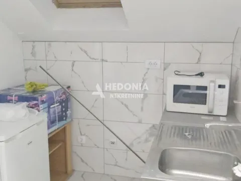 Izdavanje, dvosoban stan, 50m², Zemun Gornji Grad, Zemun Sve Podlokacije - image 2