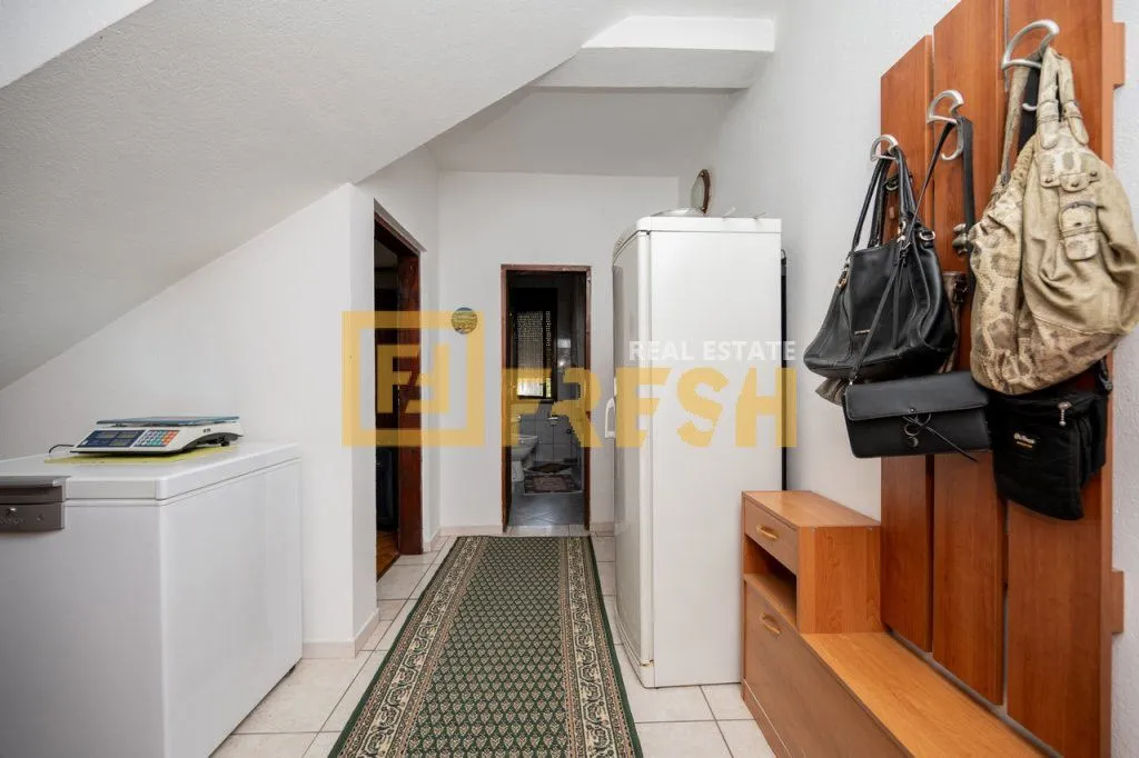 Sale, house, 150m², Stari Aerodrom, Podgorica