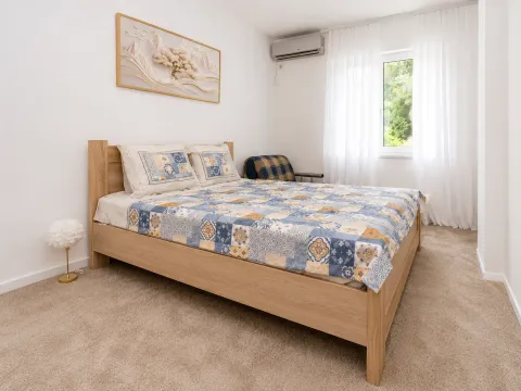 Rent, three bedroom apartment, 200m², Gorica C, Podgorica - image 14