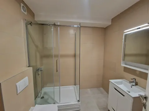 Prodaja, stan, 48m², Tivat, Crna Gora - image 3