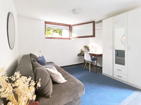 Izdavanje, garsonjera, 25m², Lazi, Budva - image 6