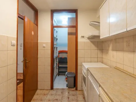 Izdavanje, dvosoban stan, 50m², Centar, Podgorica - image 8