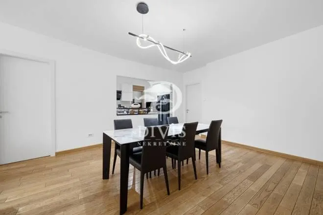 Sale, four bedroom apartment, 118m², Crveni Krst, Beograd