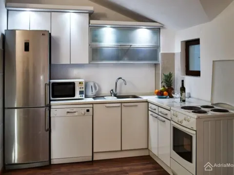 Prodaja, trosoban stan, 59m², Petrovac, Budva - image 3