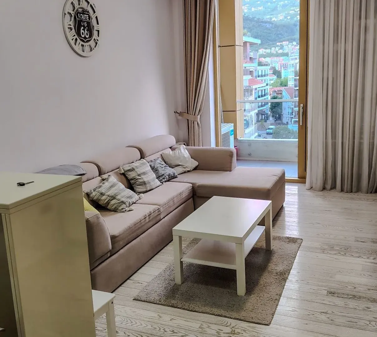 Izdavanje, jednosoban stan, 45m², Centar, Budva