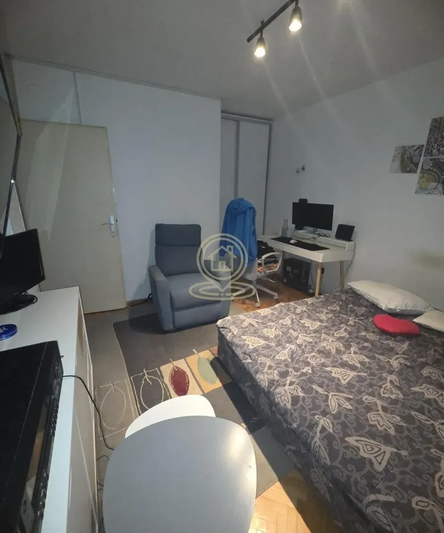 Prodaja, trosoban stan, 85m², Medijana, Niš