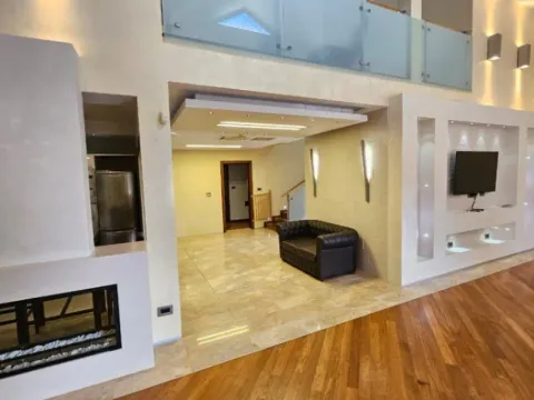 Izdavanje, kuća, 380m², Mareza, Podgorica - image 13