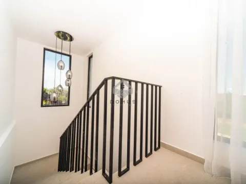 Rent, house, 225m², Gornja Gorica, Podgorica - image 13