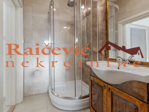 Izdavanje, trosoban stan, 102m², Vračar, Šid - image 13