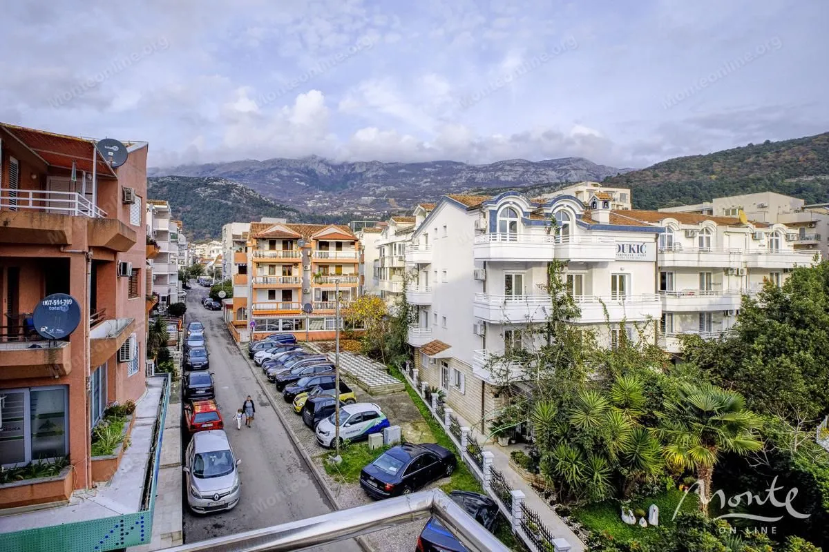 Sale, two bedroom apartment, 80m², Maine, Budva