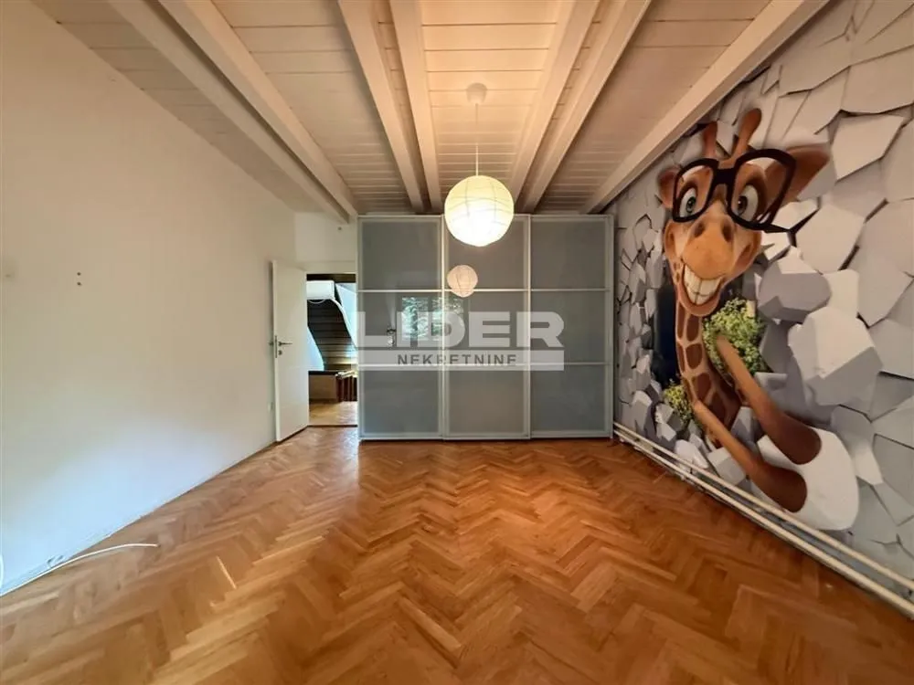 Izdavanje, kuća, 150m², Savski Venac, Beograd