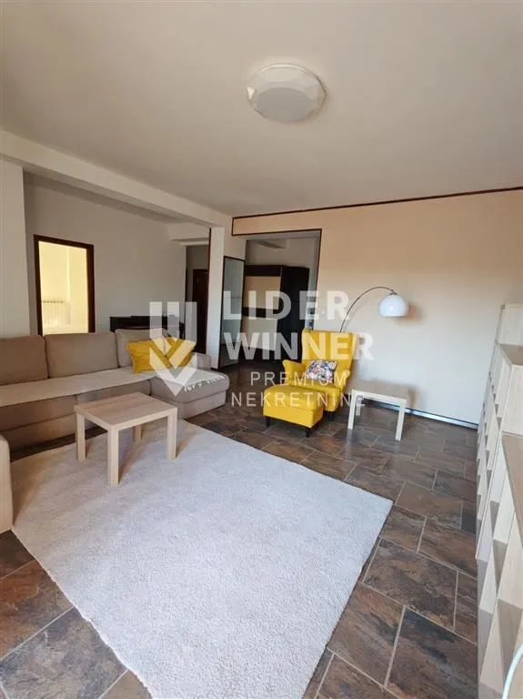 Izdavanje, četvorosoban stan, 120m², Petlovo Brdo, Beograd