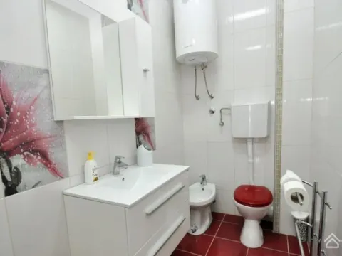 Prodaja, kuća, 424m², Kostanjica, Kotor - image 14