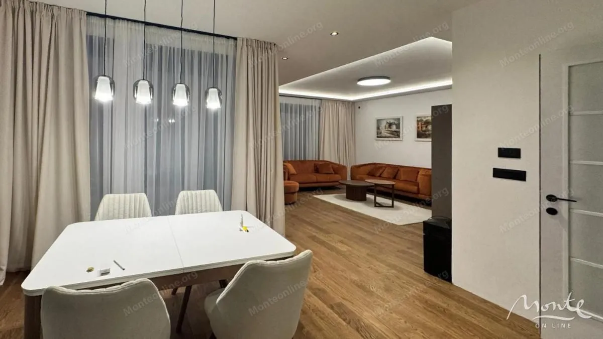 Prodaja, kuća, 225m², Gornja Gorica, Podgorica