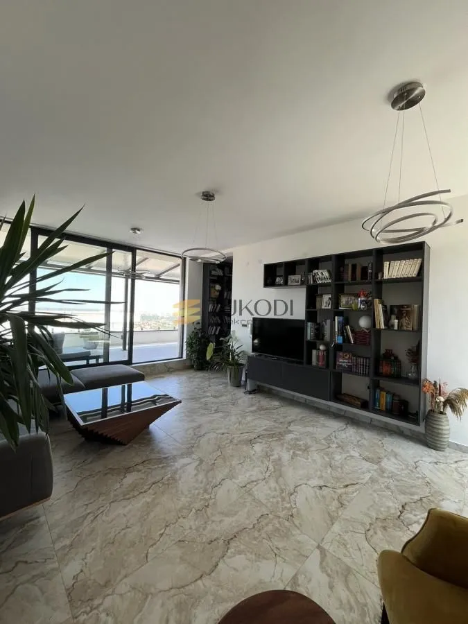 Prodaja, stan, 145m², Sremska Kamenica, Petrovaradin