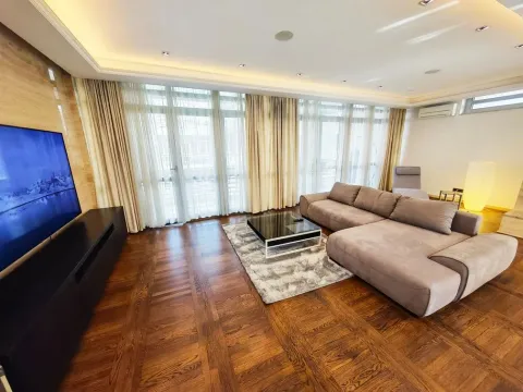 Izdavanje, četvorosoban stan, 148m², Savski Venac, Beograd - image 7