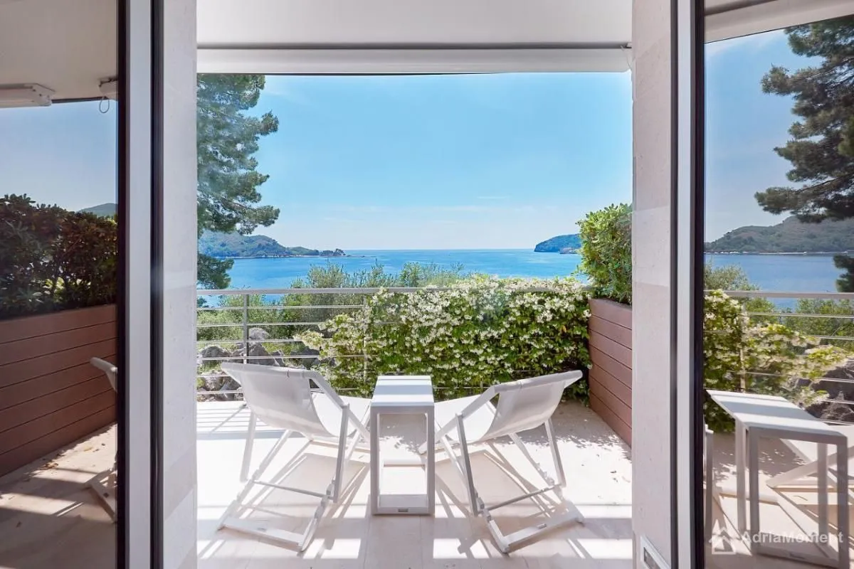 Prodaja, dvosoban stan, 125m², Centar, Budva