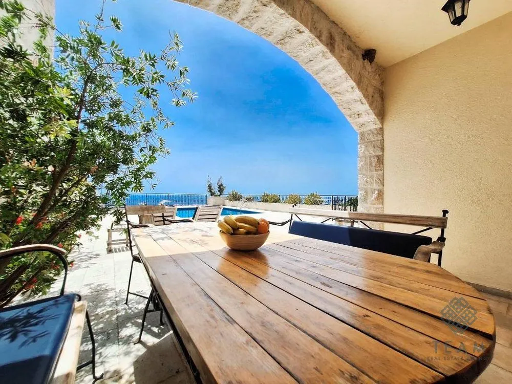 Izdavanje, kuća, 180m², Reževići, Budva