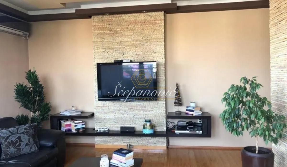 Prodaja, trosoban stan, 113m², Nova Detelinara, Novi Sad Sve Podlokacije