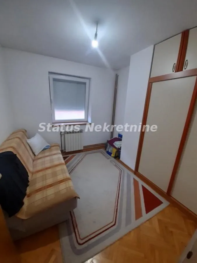 Prodaja, četvorosoban stan, 160m², Lipov gaj, Novi Sad Sve Podlokacije