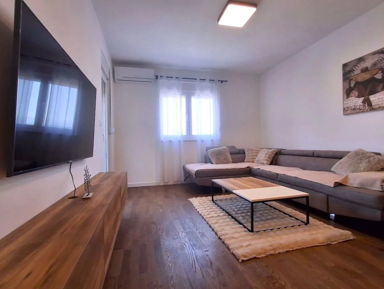Izdavanje, jednosoban stan, 46m², Stari Aerodrom, Podgorica